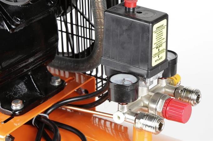 LEX LXC100-2 OLEJOVÝ KOMPRESOR 100L 2 pístový 2,8kW 230V + olej