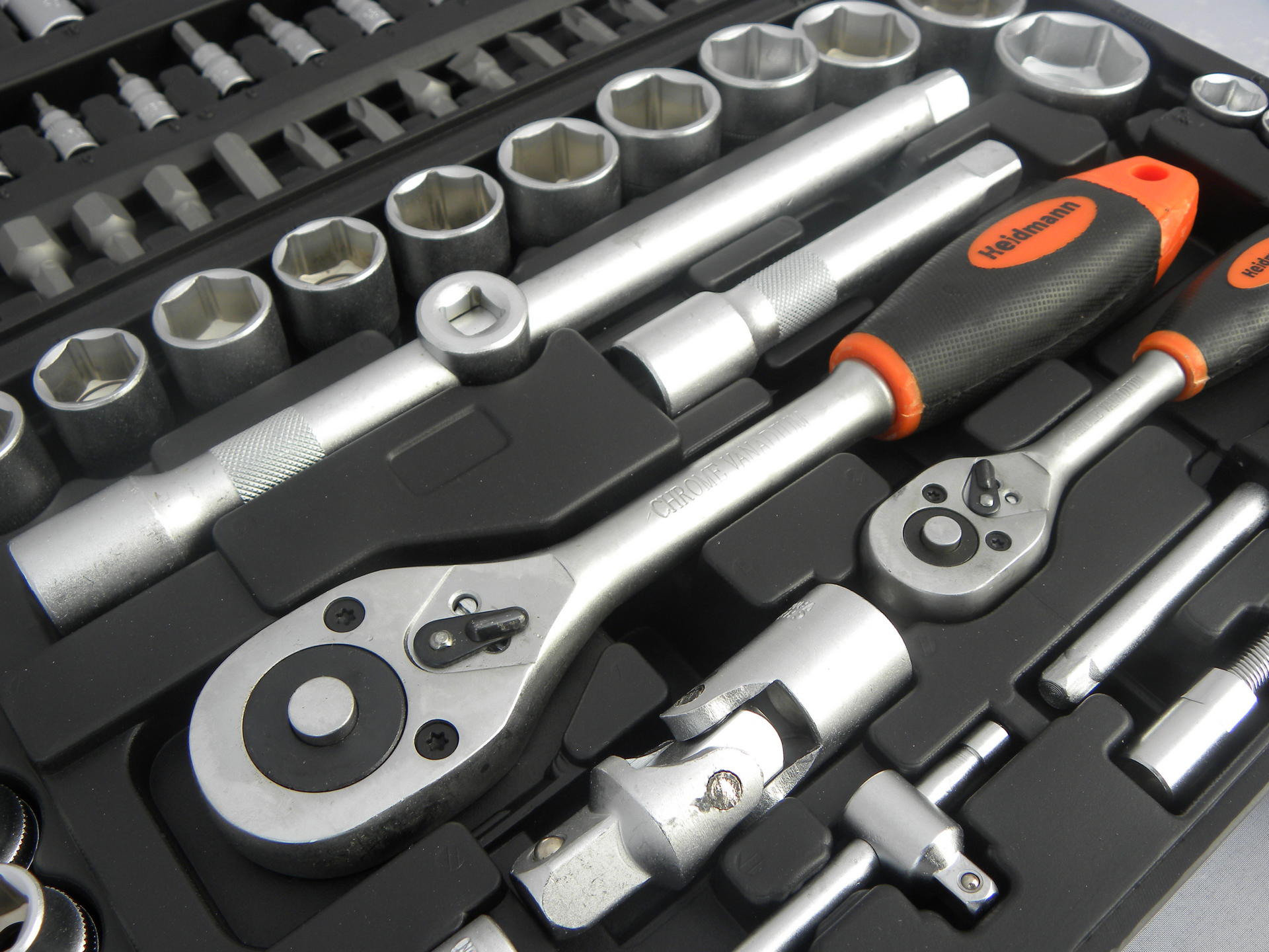 GEKO G10150 +12 GOLA SADA 94ks 1/4" a 1/2" + 12ks očko-ploché klíče