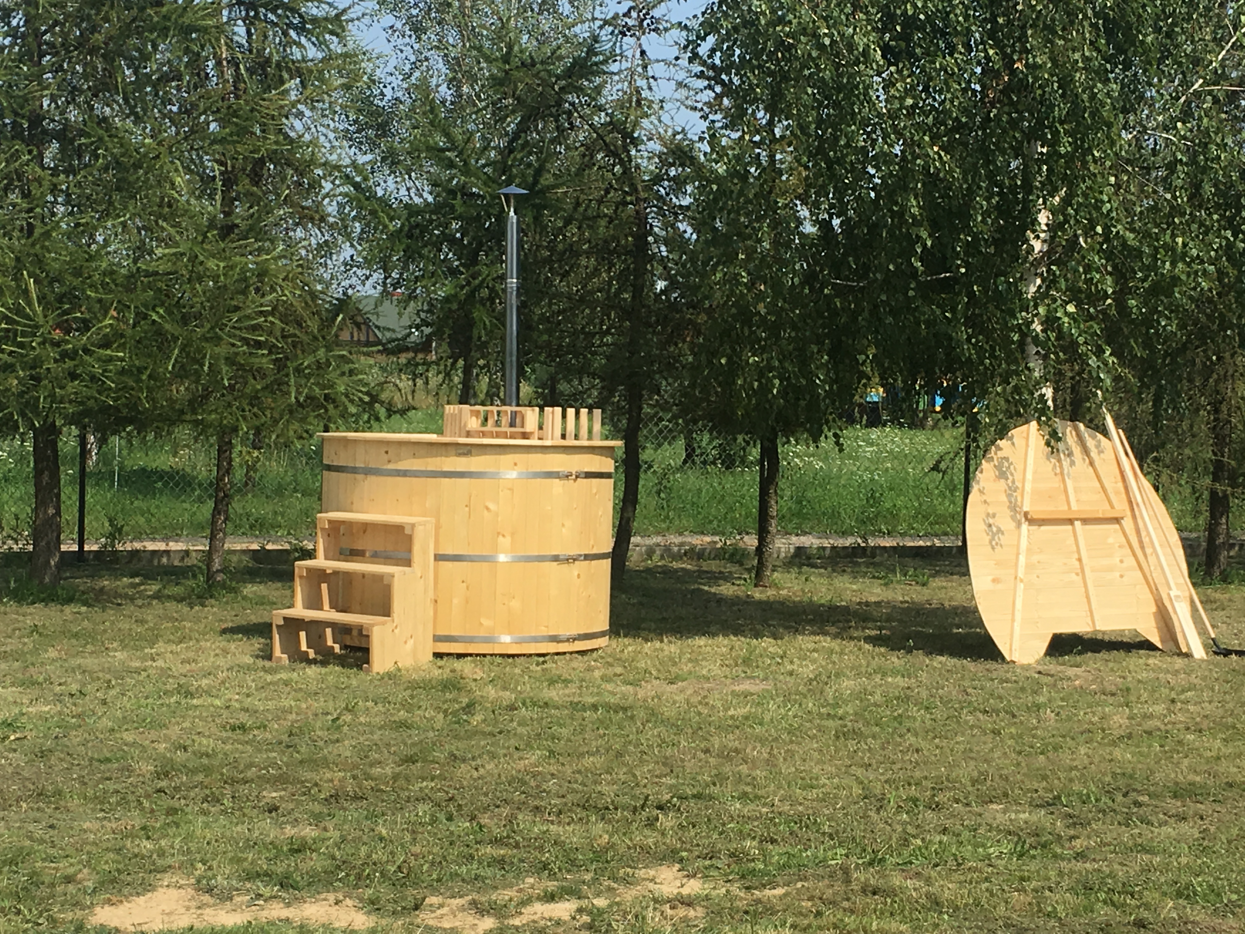 BK200 Dřevěná koupací káď horký sud hot tub včetně příslušenství 200cm