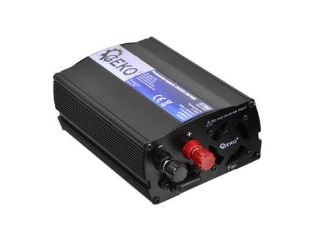 GEKO G17002 Měnič napětí pro vozidla, auta 12V 230V 350W/700W