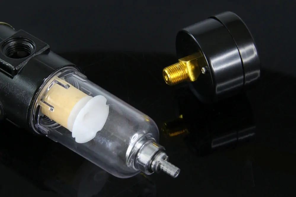 MAR-POL M80693 Vzduchový filtr odkalovač s regulátorem 1/4" 15bar BJC