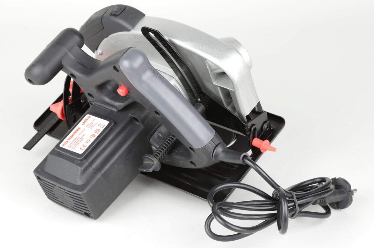 MAX LXCS18 Kotoučová pila ruční na dřevo Laser 1800W, 230V Řezačka, pilka