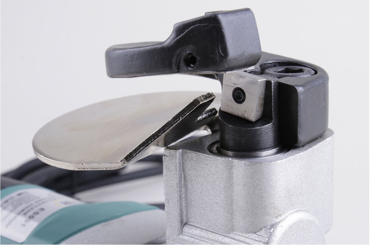 MAX ES001 1800W NŮŽKY NA PLECH Elektrické stříhací 230V prostřihovač
