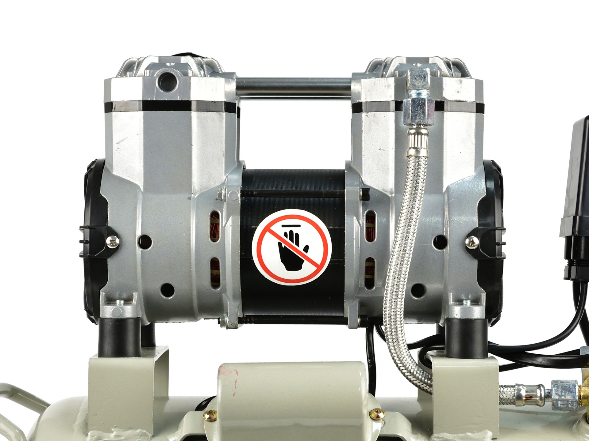 GEKO G80335 Bezolejový dvoupístový kompresor 24L 980W