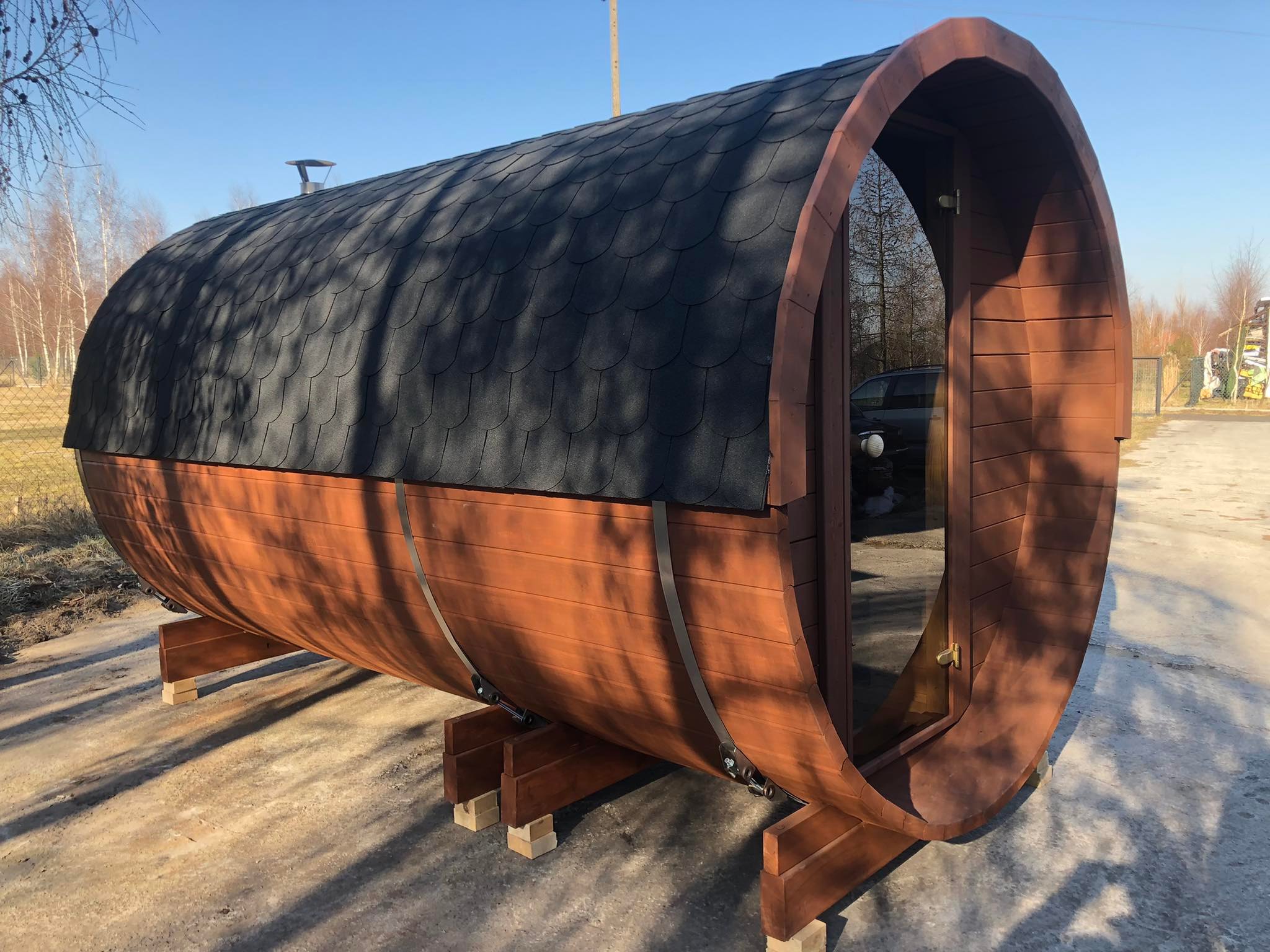 SD-380 Dřevěná sudová sauna 3,8m x 2,2m s příslušenstvím smrk