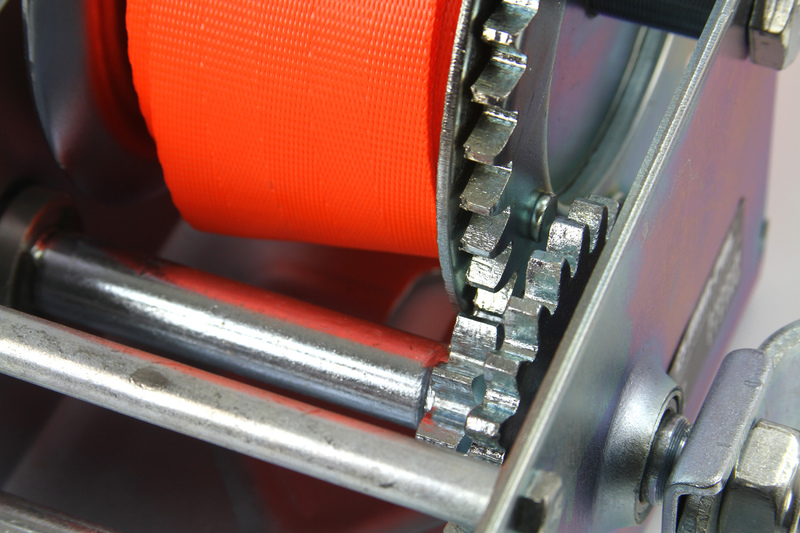 MAR-POL M80726 Ruční páskový naviják s klikou 1133kg / 2500LB, kladkostroj