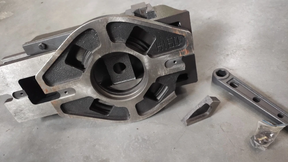 B005 Magma  Q12 Otočný strojní svěrák 160mm