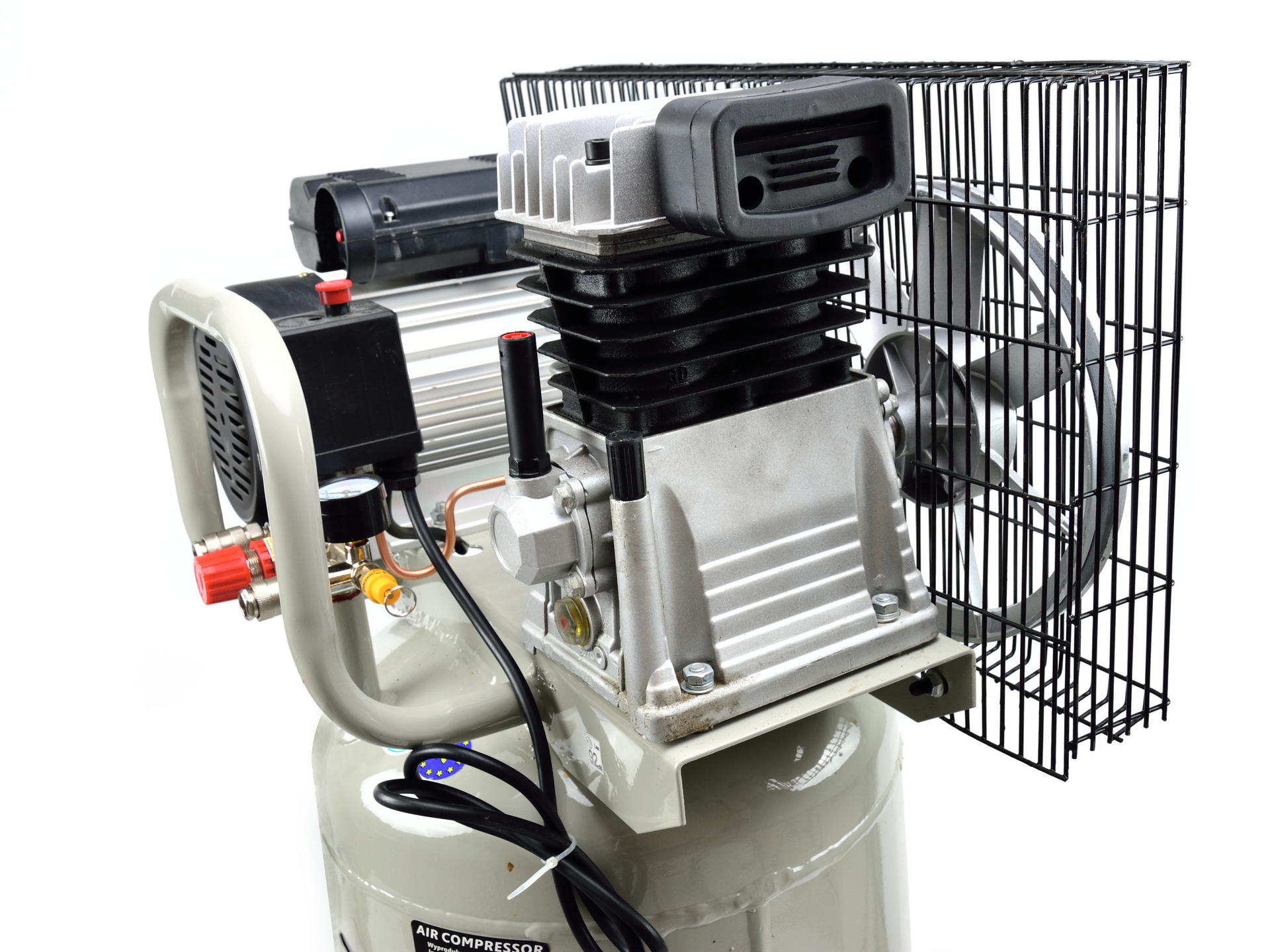 GEKO G80304 OLEJOVÝ KOMPRESOR / vertikální 100L 390L/min 2HP