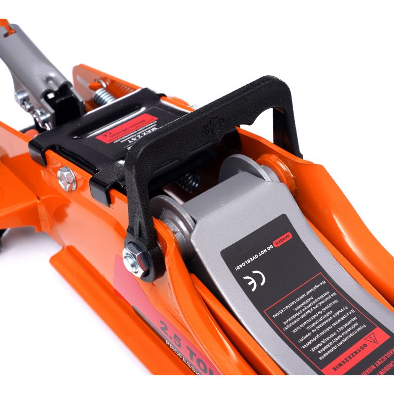 KRAFT&DELE KD382 POJÍZDNÝ NÍZKOPROFILOVÝ HYDRAULICKÝ ZVEDÁK 2,5t pod auto