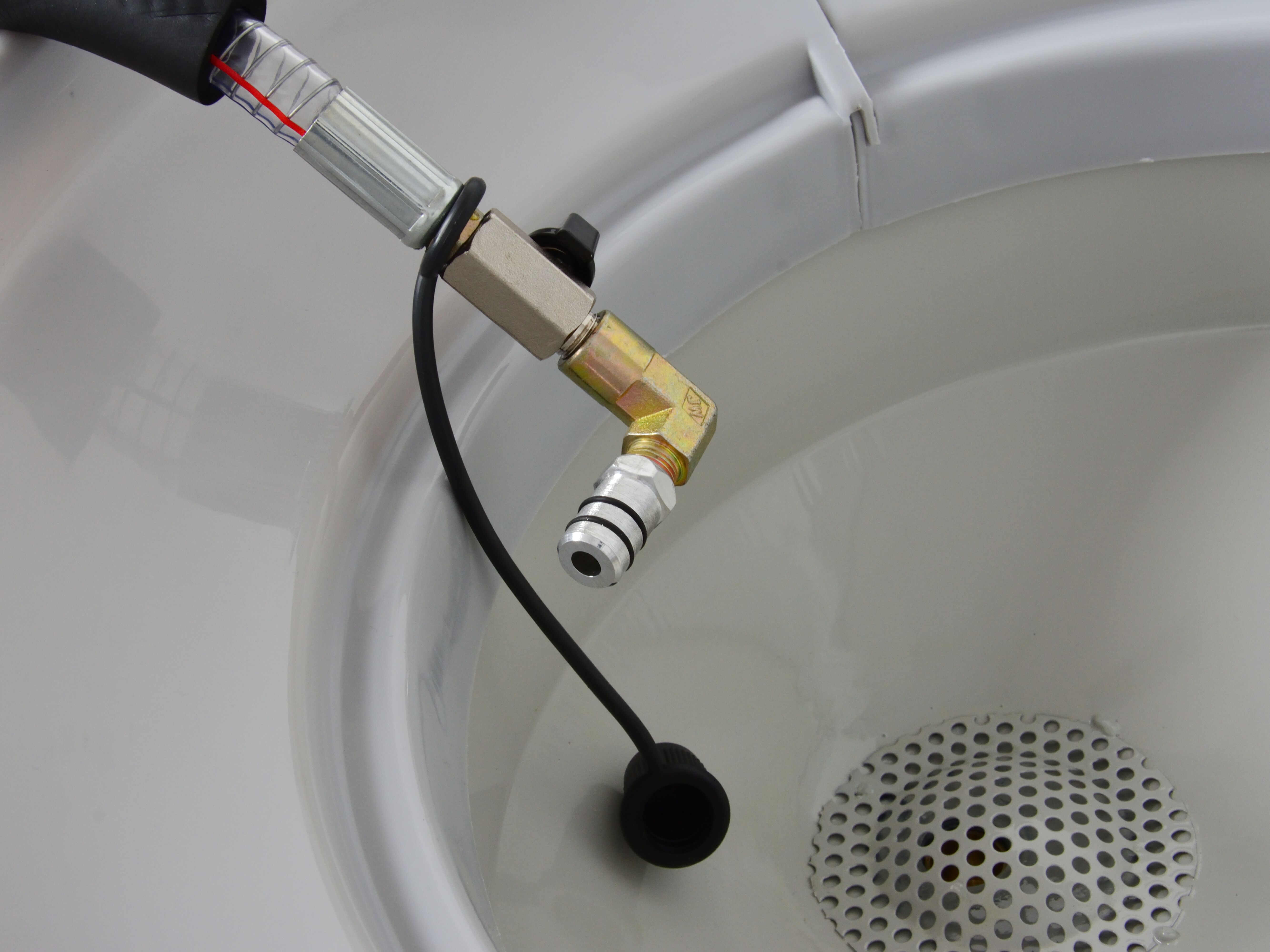 GEKO G02122 Pneumatická odsávačka / vypouštěčka oleje 80L jímka, trychtýř