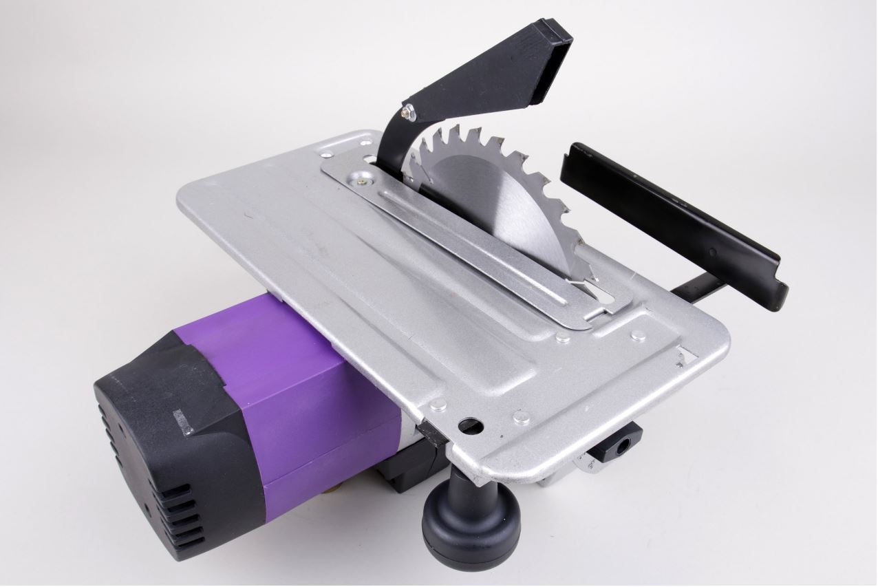 ALFA ALCSP27 Kotoučová pila, řezačka na dřevo 2700W 200mm