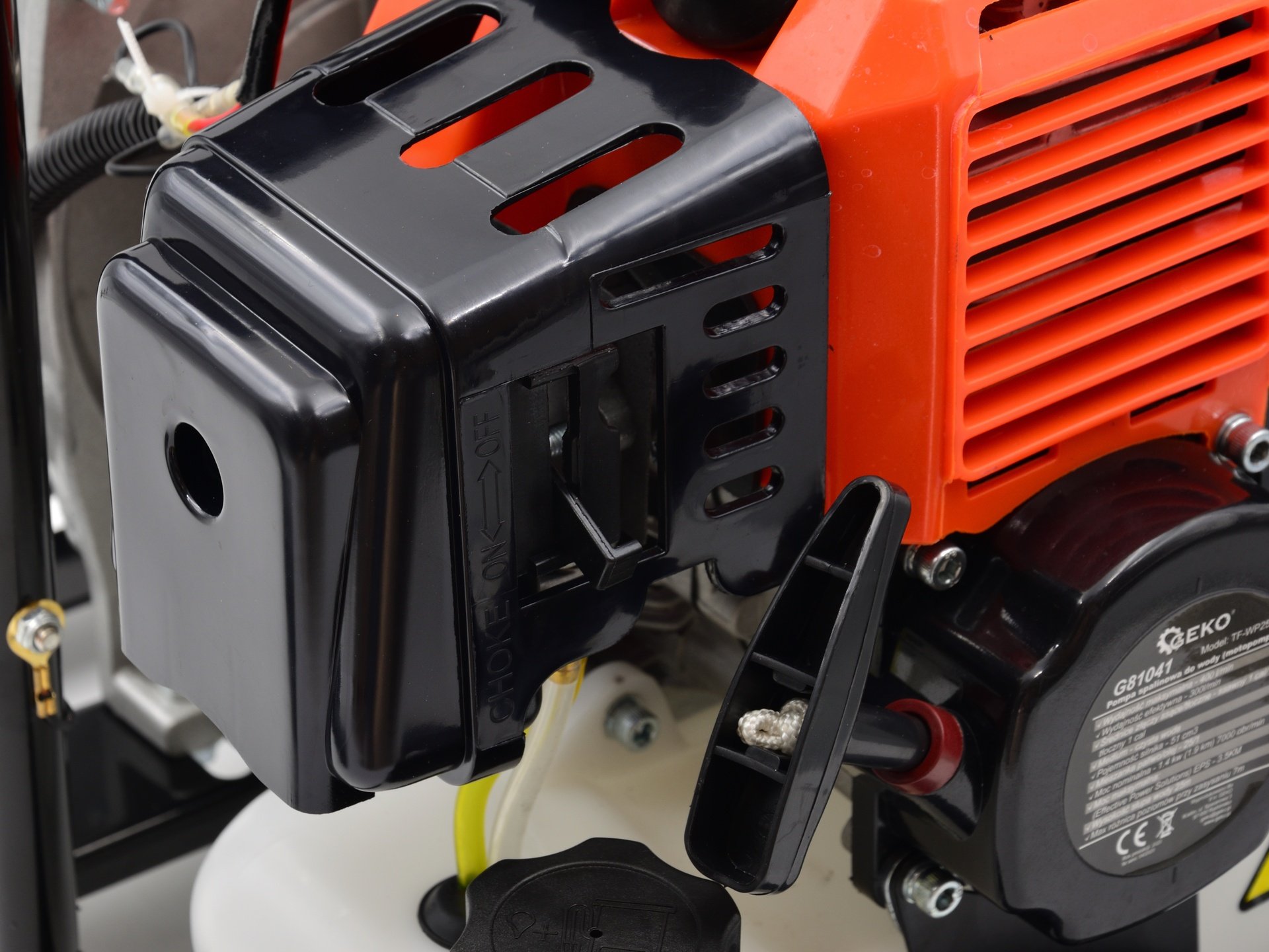 GEKO G81041 sada Benzínové motorové čerpadlo na vodu 1" 3,5HP