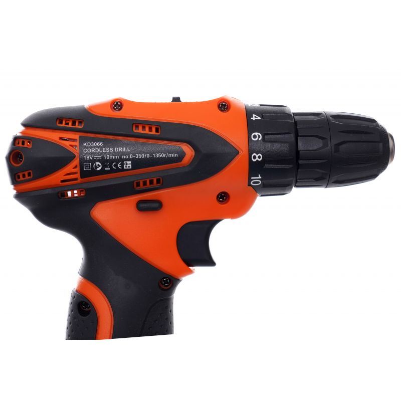 KRAFT&DELE KD3066 Akumulátorová vrtačka šroubovák 18V Li-ion + magnetický držák bitů 1/4" 60 mm