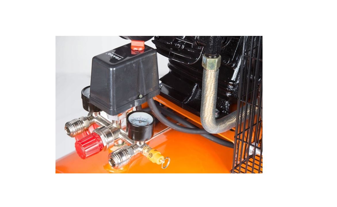 MAX LXC200-3 KOMPRESOR OLEJOVÝ 200L 3 pístový 3,8kW 400V