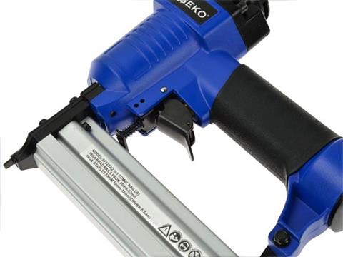 GEKO G03146 Pneumatická sešívačka, sponkovačka, hřebíkovačka 2v1