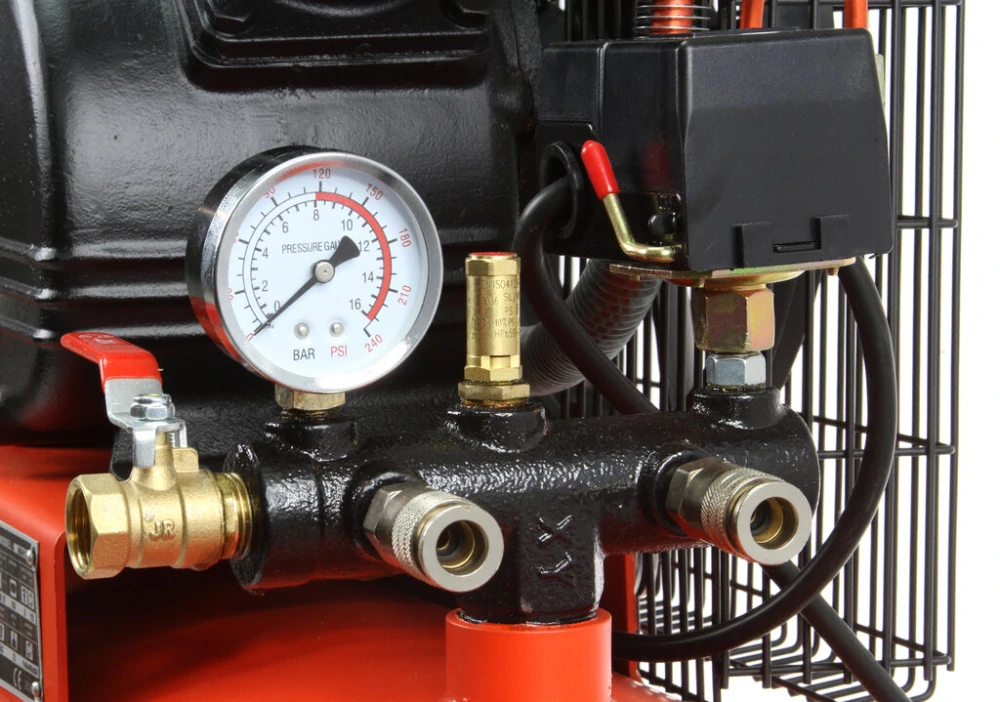 Mar-pol M88415 Olejový kompresor 100L 2 písty 2,2kW 230V