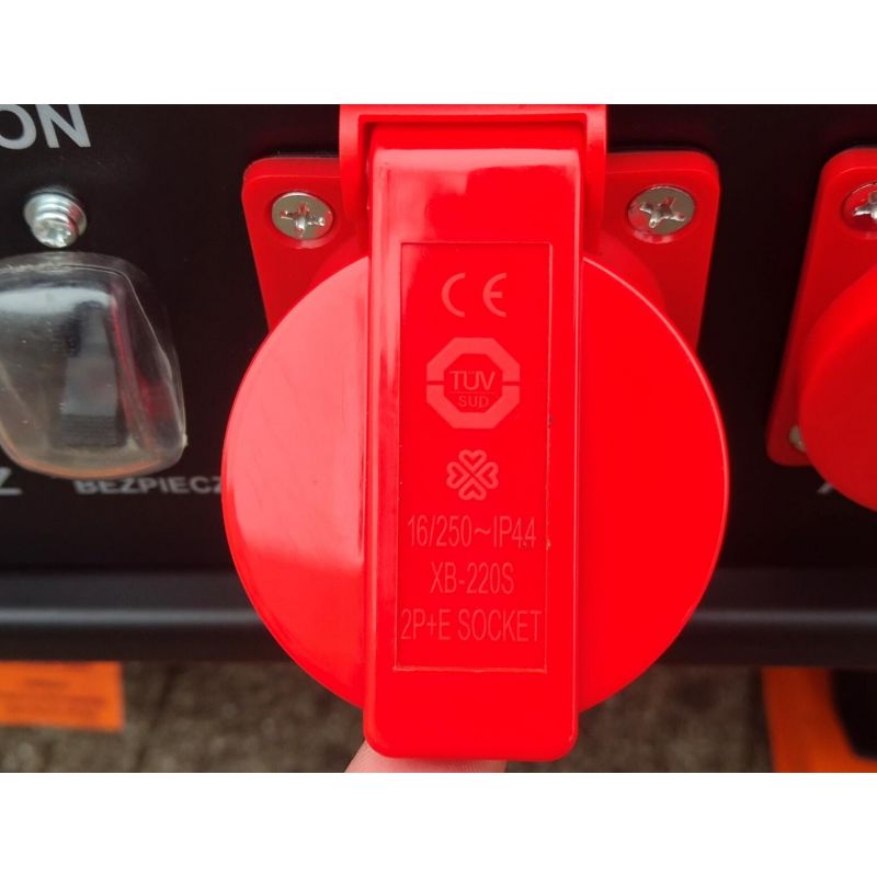 KRAFT&DELE KD163 ELEKTROCENTRÁLA GENERÁTOR PROUDU 12/230V/380V 3500W AVR