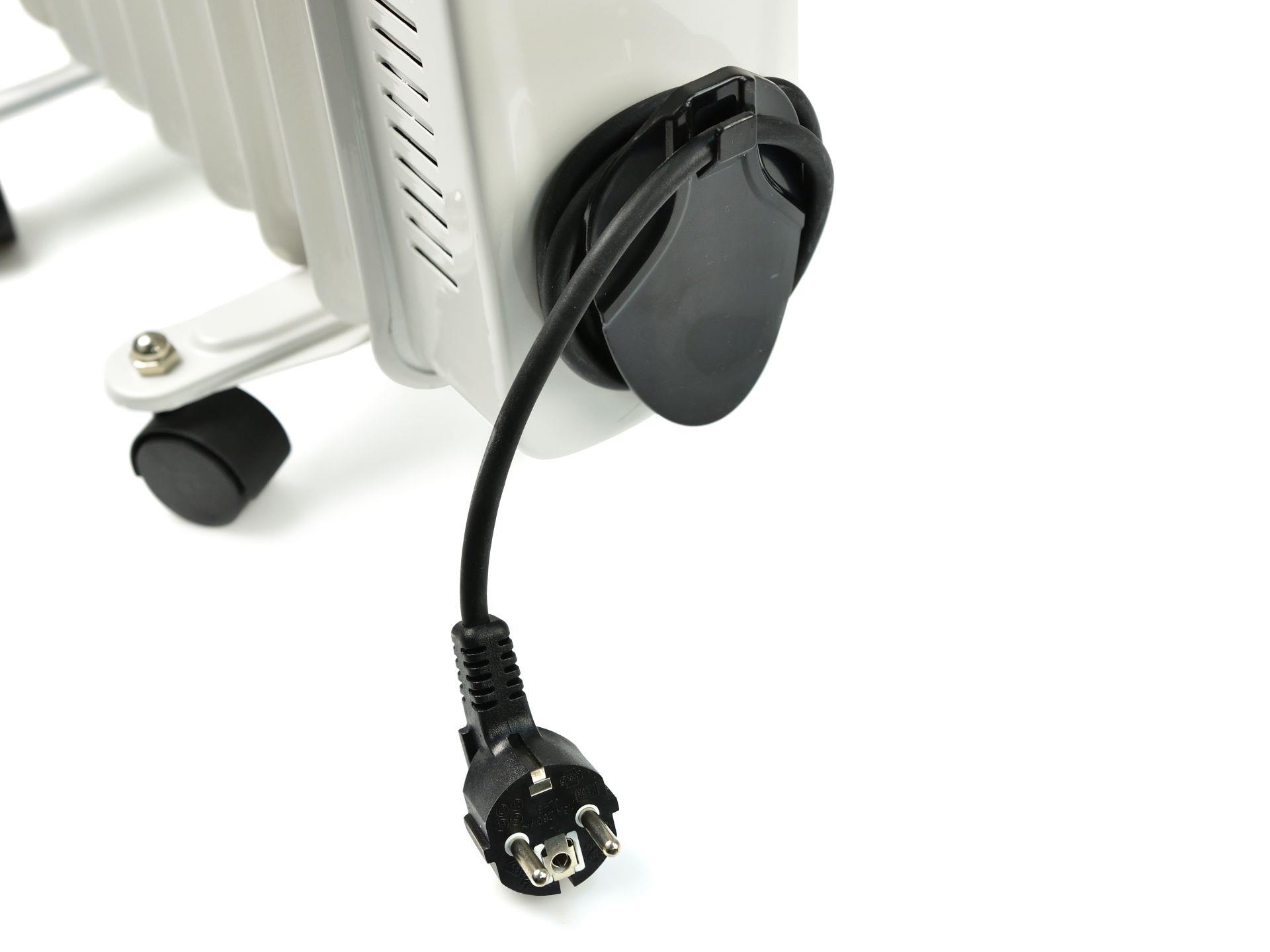 GEKO G80550 OLEJOVÝ RADIÁTOR, TOPENÍ 1500W 7 žeber OHŘÍVAČ PŘENOSNÝ