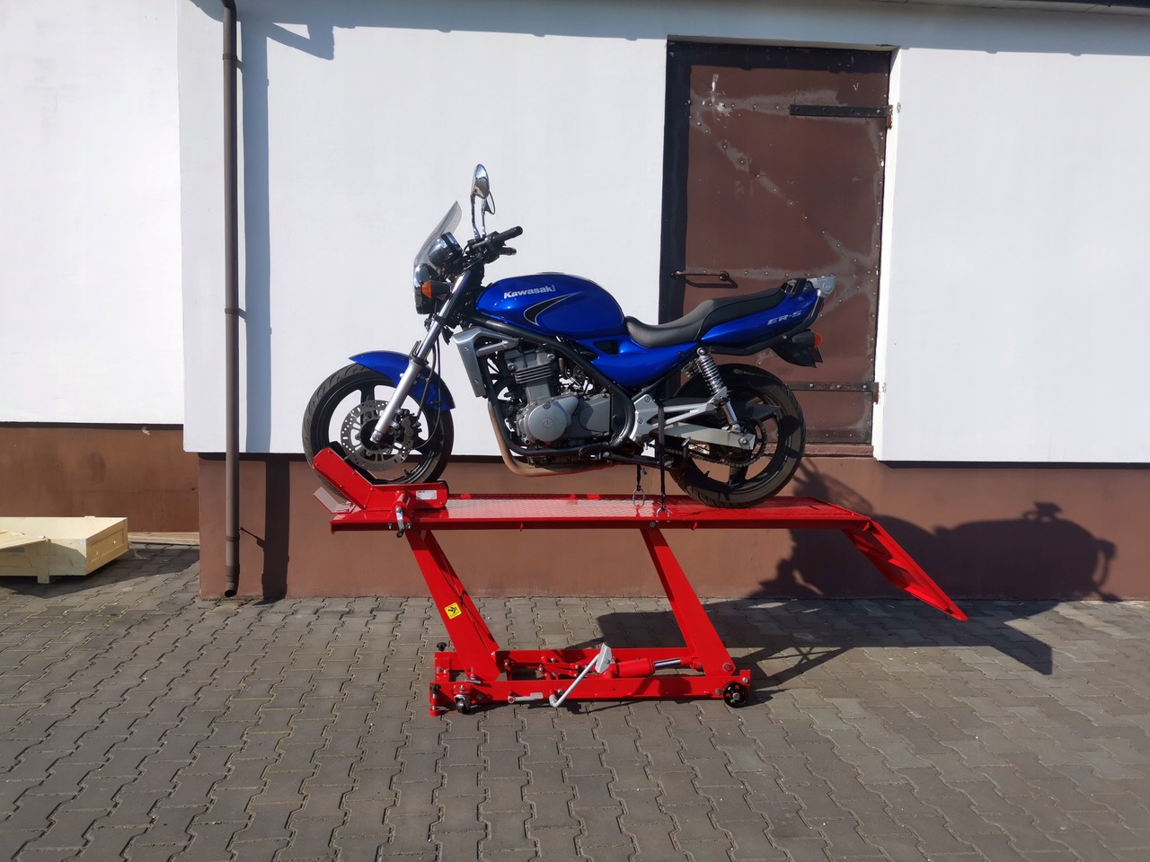 MAR-POL M80105L Plošinový zvedák pro motocykly motorku motocyklový stojan 450kg