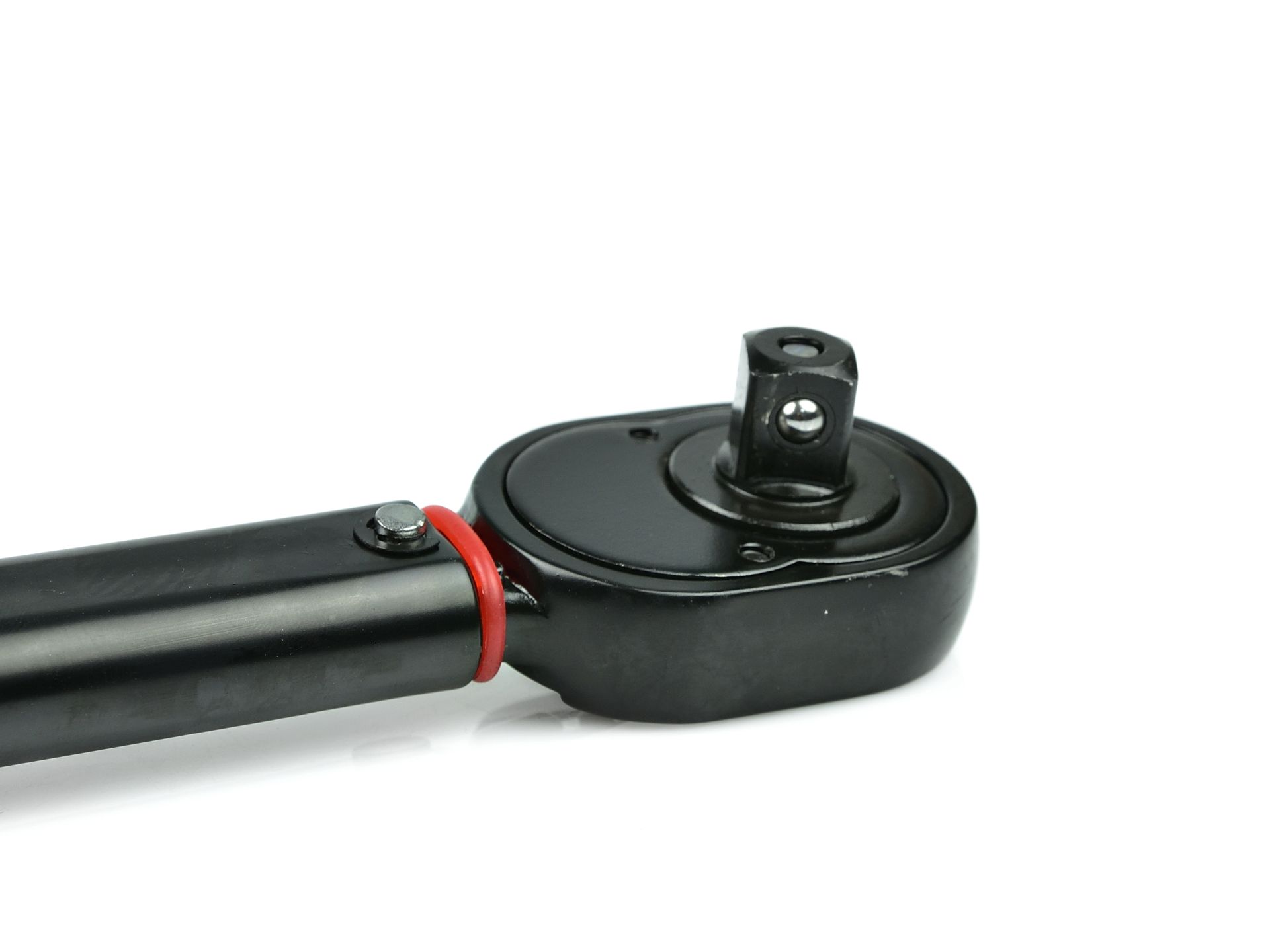 GEKO G10068 Momentový klíč 1/2" 28-210nm + 3 ks nástrčné klíče, černý