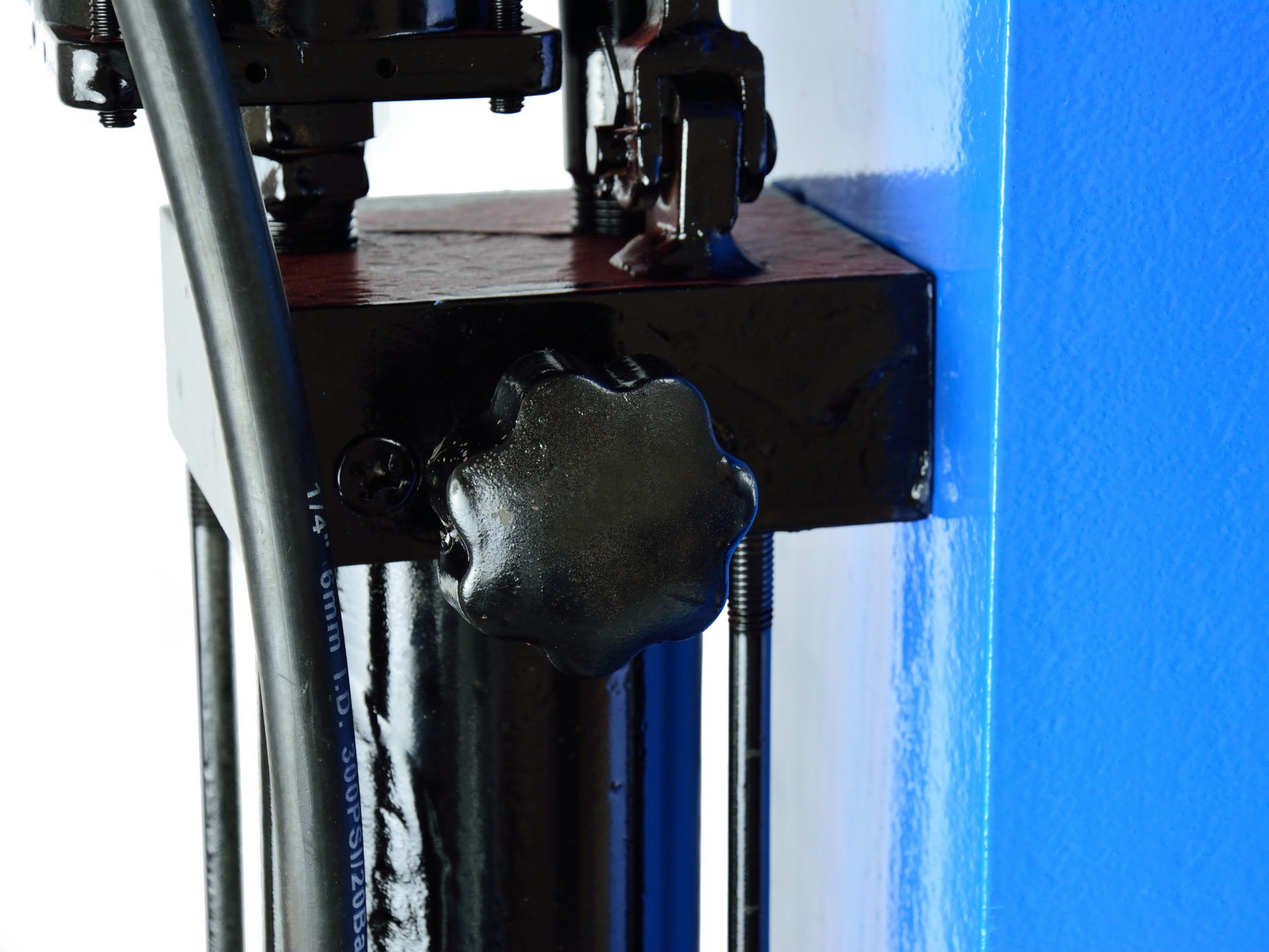 GEKO G02093 Hydraulický dílenský lis nosnost 30t