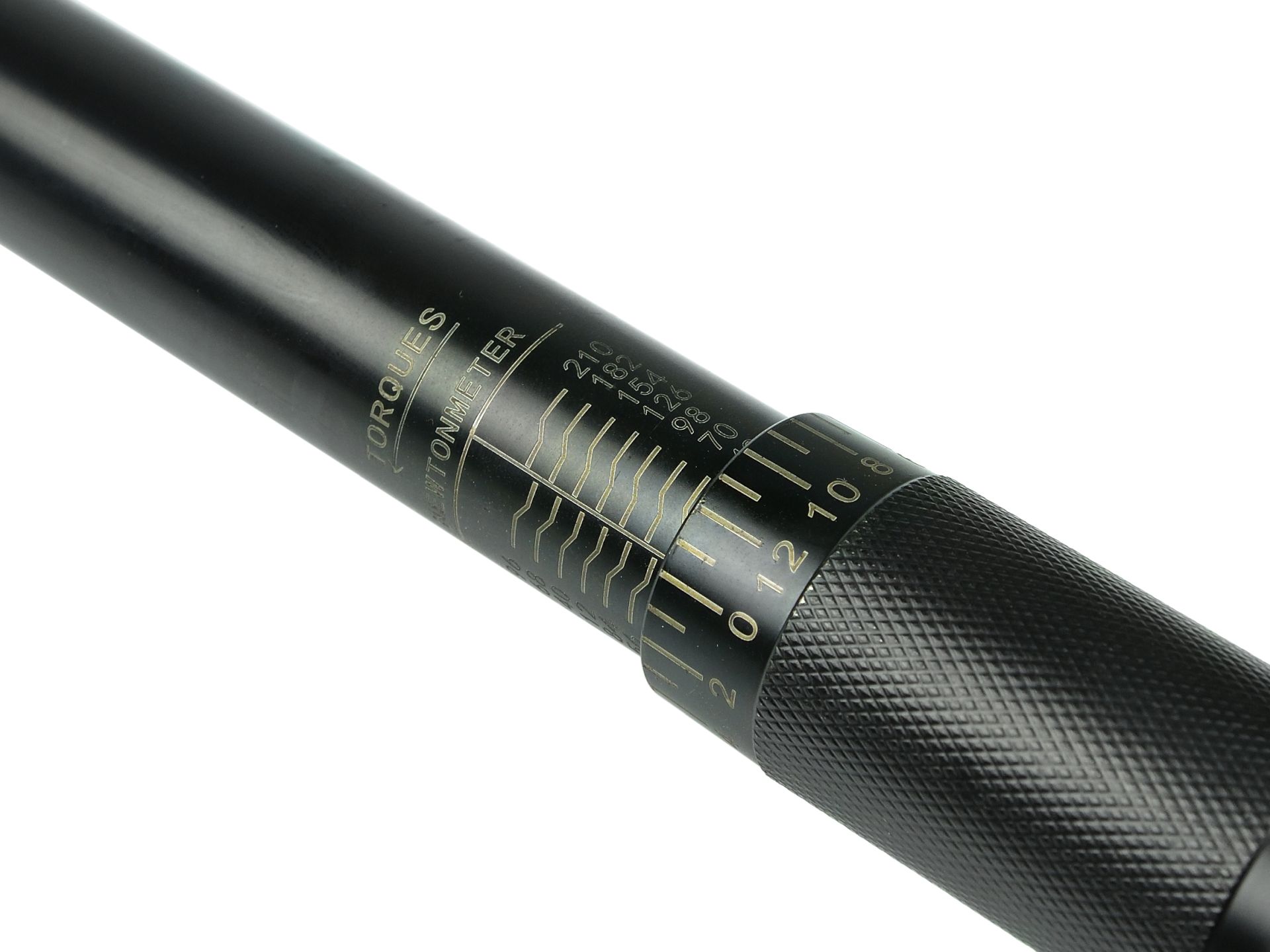 GEKO G10068 Momentový klíč 1/2" 28-210nm + 3 ks nástrčné klíče, černý