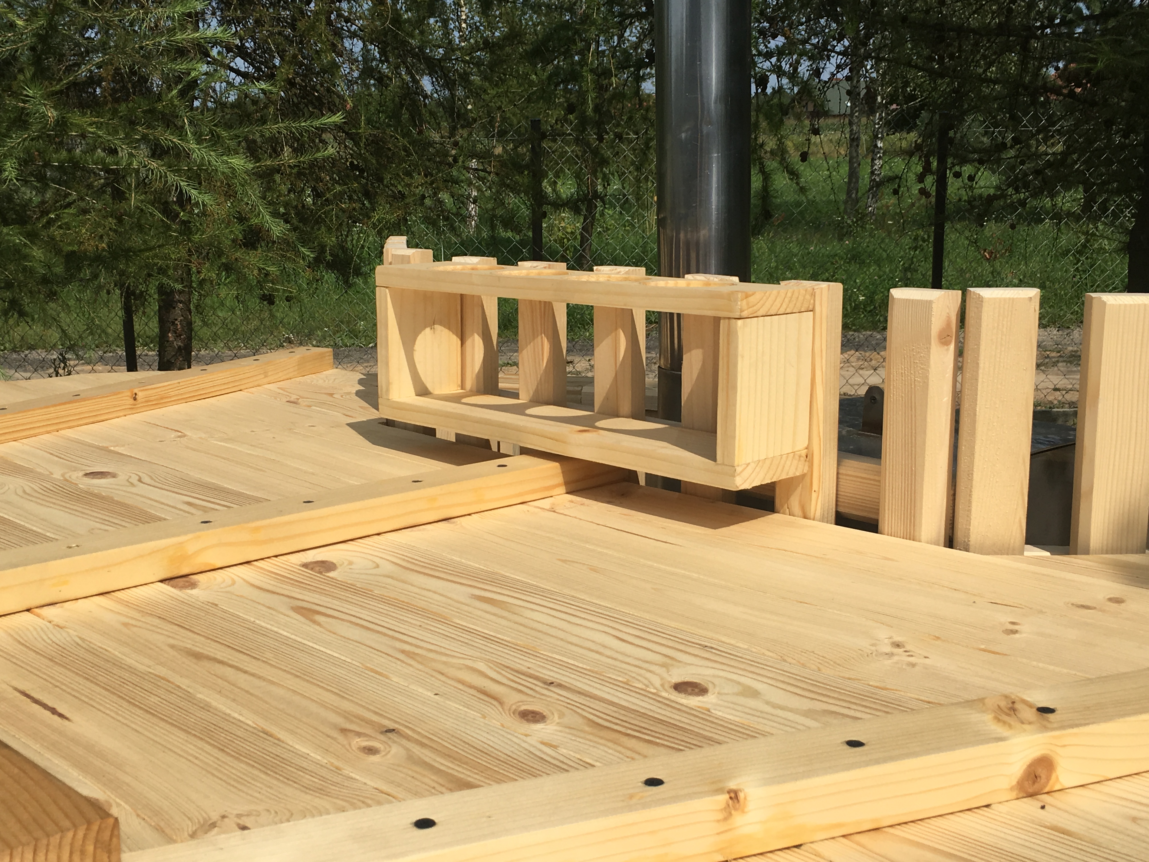 BK220 Dřevěná koupací káď horký sud hot tub včetně příslušenství 220cm